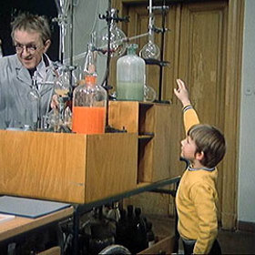 Pro Tomáše Holého byl krátký výstup v komedii Marečku, podejte mi pero úplně první filmová role.