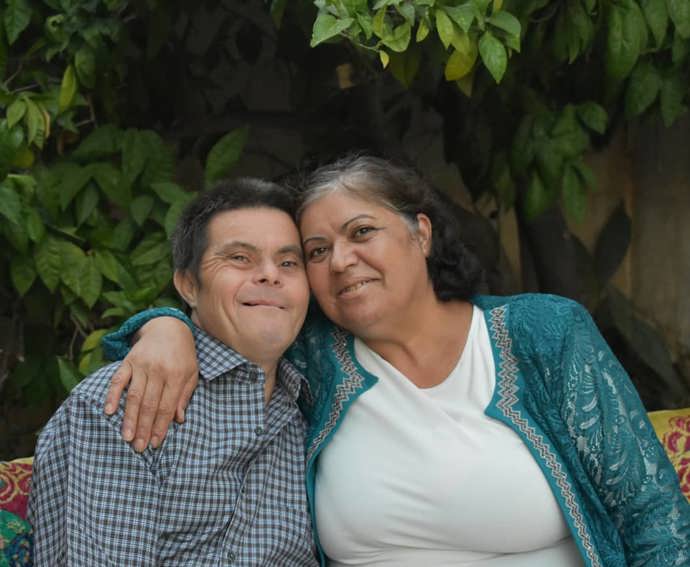 Na syna mohou být oba rodiče hrdí, protože se z něj brzy stane doktor.