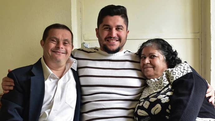 Sader se svou spokojenou rodinou.