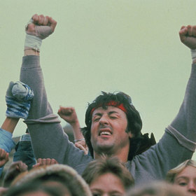 Těsně před natáčením pracoval Stallone jako uvaděč v kině.