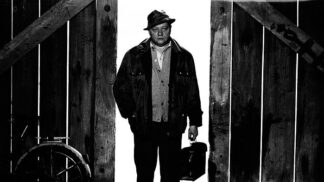 Rudolfa Hrušínského prosadil do filmu režisér František Vláčil, přestože měl herec od roku 1972 zákaz točit.