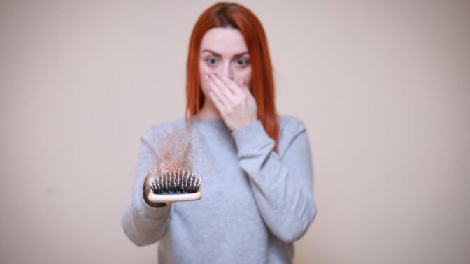 Padají vám vlasy? Zjistěte, jak s tím bojovat