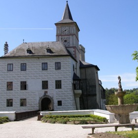 Část hradu byla přestavěna v renesančním slohu.