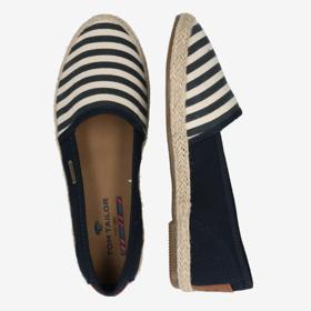 Vyzkoušet můžete i botky s námořnickými pruhy. Třeba tyto espandrilky snadno zkombinujete s každým outfitem.