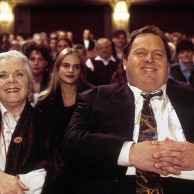 Ottfried Fischer se narodil 7. 11. 1953 ve vesničce nedaleko Passau na statku Wernera a Mary Fischerovým, a to rovnou uprostřed Bavorského lesa.