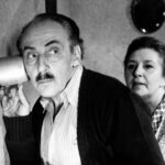 To se ládujou řízkama každej den? Prej mají známýho na jatkách. A my tady žužláme tlačenku s cibulí!