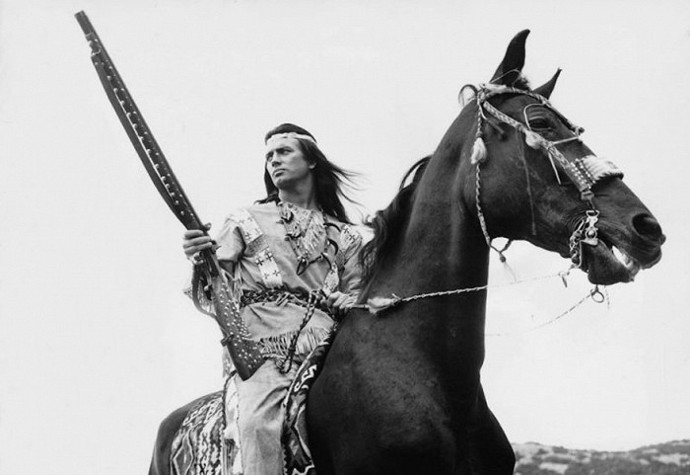 Navíc neuměl jezdit na koni, naučil ho to až Lex.