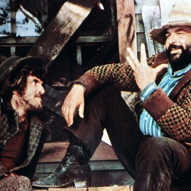 Bud byl velkým fanouškem fotbalu. Jeho oblíbený klub byl SC Neapol.