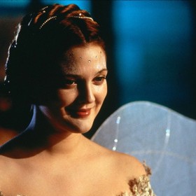 Výrobu skleněných střevíčků měl na starosti Salvatore Ferragamo.