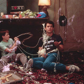 Na scénáři k filmu se také podílela sestra Stevena Spielberga, Anne.