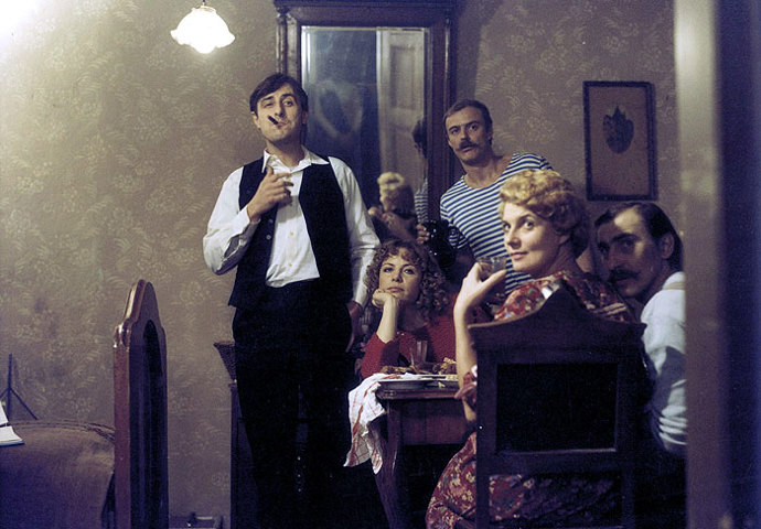 Manžel Ully Keslerové, Petr Hapka, složil k tomuto filmu hudbu.