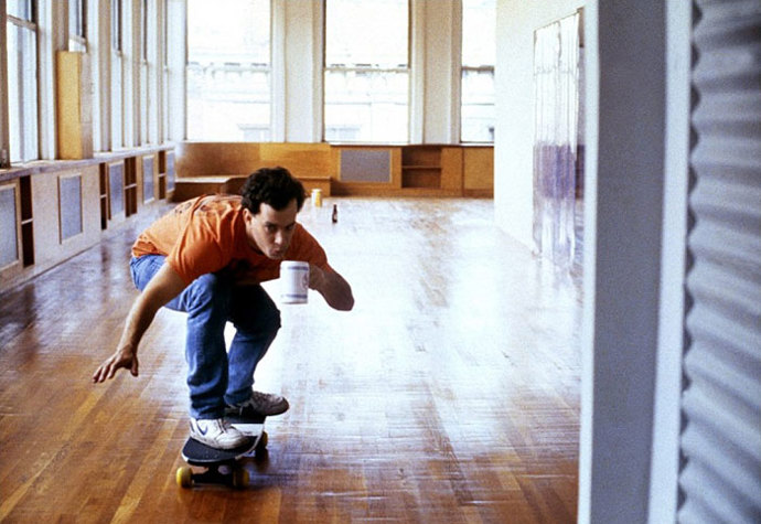 ... za prvé: jeho dřívější role nebyly ve filmech, které by se daly označit slovem rodinné, takže by jeho jméno mohlo odradit některé diváky. Za druhé: honorář šest milionů byl zcela nepřijatelný.