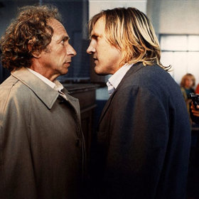 Několik let žil na hausbótu.