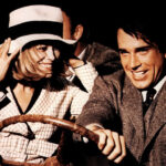 Aby tvůrci filmu kladli dostatečný důraz na násilí, zvýraznili zvuk výstřelů. Promítači v kinech si však mysleli, že jde o chybu.