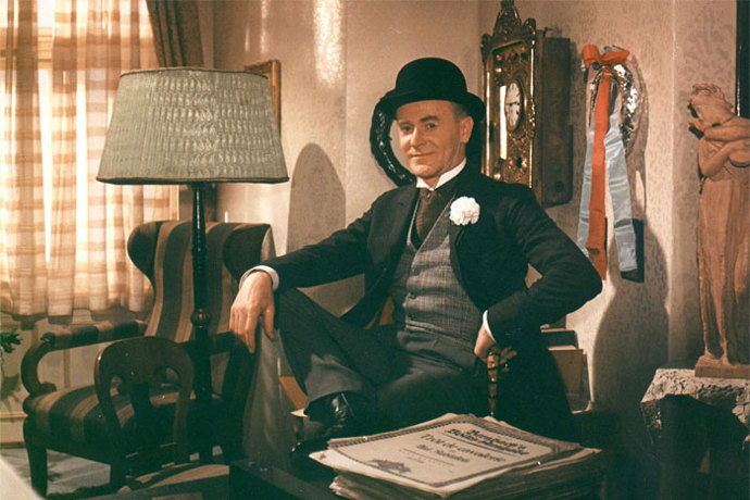 ...přesto dvakrát utekl hrobníkovi z lopaty. 