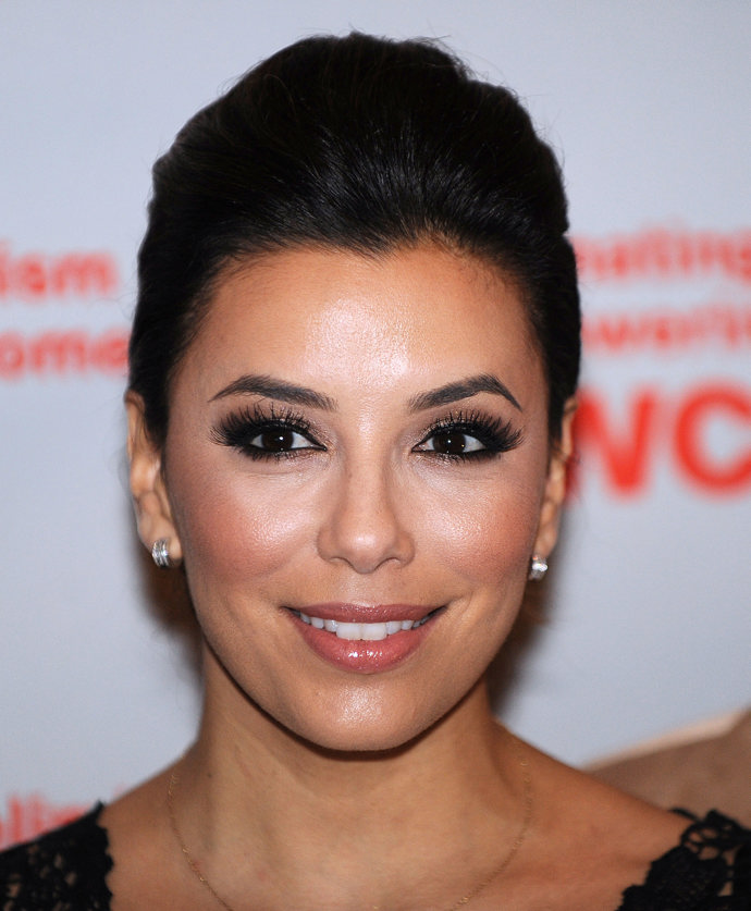 Alespoň jemný odstín rtěnky vždy nosí také Eva Longoria ze Zoufalých manželek.