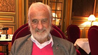 Jean-Paul Belmondo přišel o dceru a přežil mrtvici. Vrátí se v 87 letech na filmová plátna?