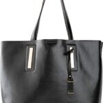 Hodí ke všemu, takže si jí můžete vzít prakticky kamkoliv a trendy s touto taškou budete kdykoliv.
