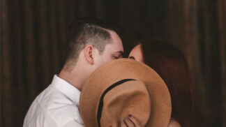 žena, muž, polibek