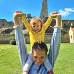 Středobodem Kateřinina života je její dcera, která se jí narodila v dalším vztahu. Zde na výletě na Okoř.