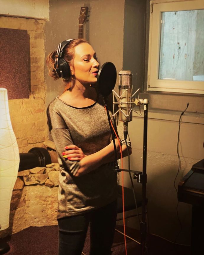 Kromě herectví se Bára našla i ve zpěvu. Jak se vám líbil hit Slunečné léto?
