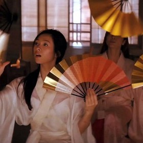 Film byl natočen dle knihy Arthura Goldena, který čerpal z výpovědí několika žen, které pracovaly jako gejši.