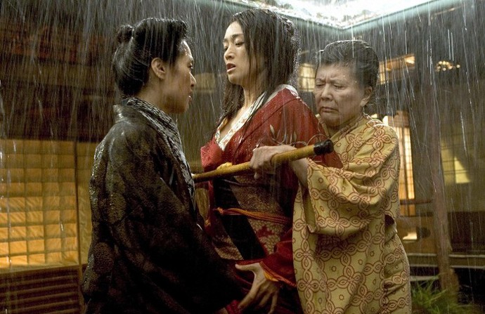 Herečky musely absolvovat kurz na gejši, který trval 42 dnů.