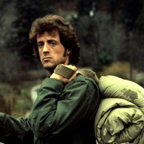 Během natáčení se stal štáb obětí krádeže. Někdo ukradl auto i s padesáti střelnými zbraněmi.