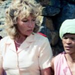 Většina herců pocházela z Namibie, včetně hlavního křováckého hrdiny (druhý zprava).