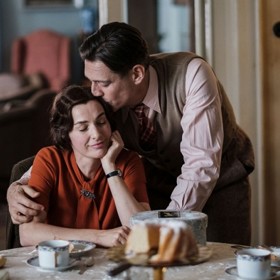 Film se natáčel v angličtině. Nadaboval se až v postsynchronu.