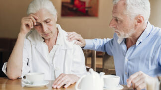 Milada (60): Syn odešel potřetí od manželky. Opět ji prosil o návrat a já toho mám dost