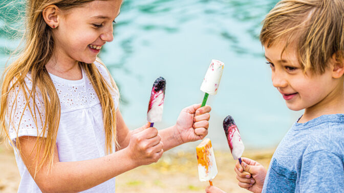 Děti by měly ve vedrech pít hlavně vodu nebo neslazené čaje