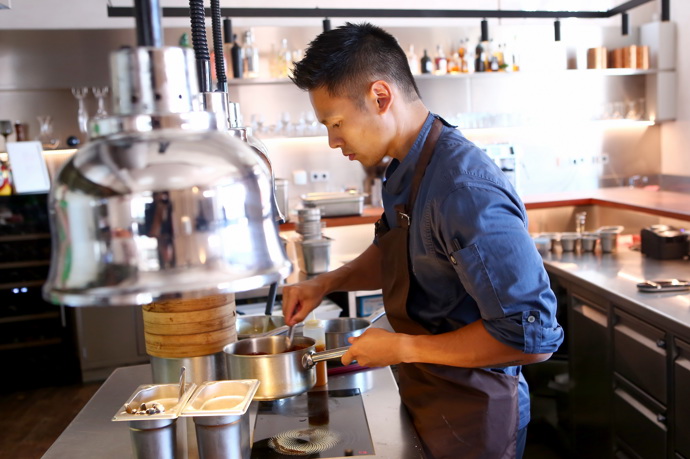 Khanh Ta. Pracoval v restauraci Story Michala Černého a Entrée Přemka Forejta.