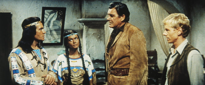 První idea scénáře byla taková, že by se zde objevili všichni, kdo začínají na Old, čili Shatterhand, Firehand a Surehand.