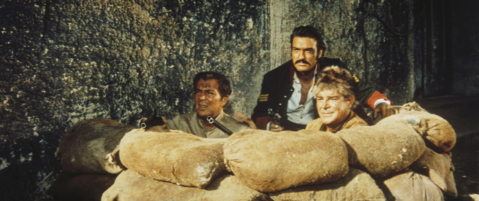 Old Firehand u diváků docela propadl. Kupříkladu v televizi se dočkal premiéry až v roce 1993 (natáčelo se v roce 1966).