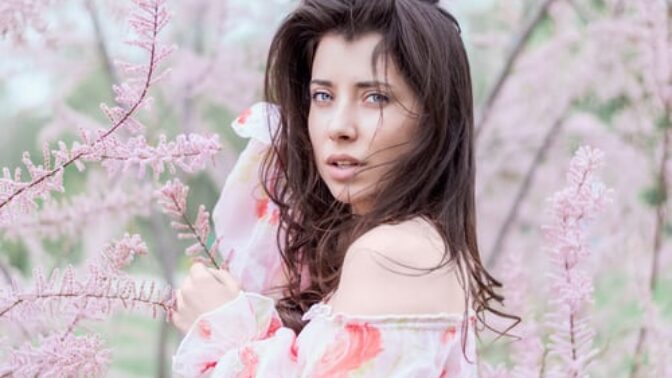 Helena (34): Můj klidný život naboural cizí muž. Místo vaření večeře se oddávám radovánkám s řidičem autobusu