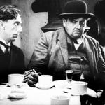 Ve filmu Takový je život, který ho dostal do dluhů