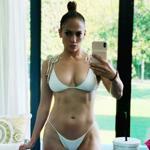 Jennifer Lopez na 51 rozhodně nevypadá...