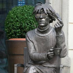 Socha Andyho Warhola v Bratislavě