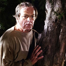 Černá punčocha je kriminální film o rádoby ušláplém krejčím, který ukrývá děsivé tajemství. Původně měl hrát vraha Josef Kubíček, ten ale odmítl.
