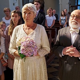 Titulní píseň "Sázava" složil Michal Hrůza.