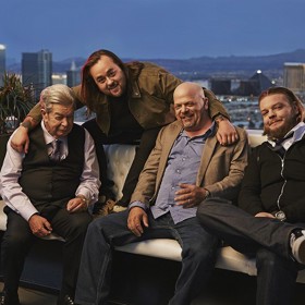 V zastavárně začal pracovat již v devíti letech. Leštil šperky.