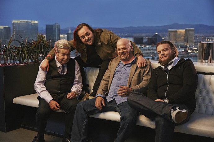 V zastavárně začal pracovat již v devíti letech. Leštil šperky.