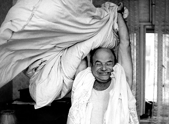 ...Forman jej však uklidnil, že o nic nejde. Vždy mu ukázal, jak má scéna vypadat a on už pak vše řekl pouze svými slovy.