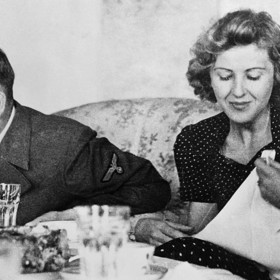 Po 14 letech se konečně dočkala. Hitler se stal jejím manželem.