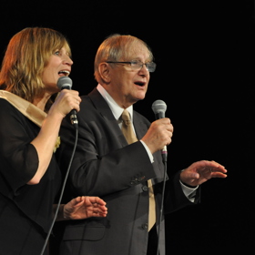 Olga Sommerová natočila o Jiřím Suchém dokument s názvem Lehce s životem se prát.
