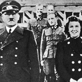 Psychicky to nezvládla a pokusila se o sebevraždu. Dostala za to nový byt.