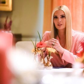 Kvůli jejím intrikám o ní její macecha řekla, že je had.
