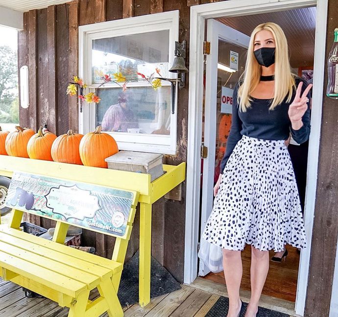 Mezi nevlastní dcerou a macechou má vládnout "podivná dynamika".
